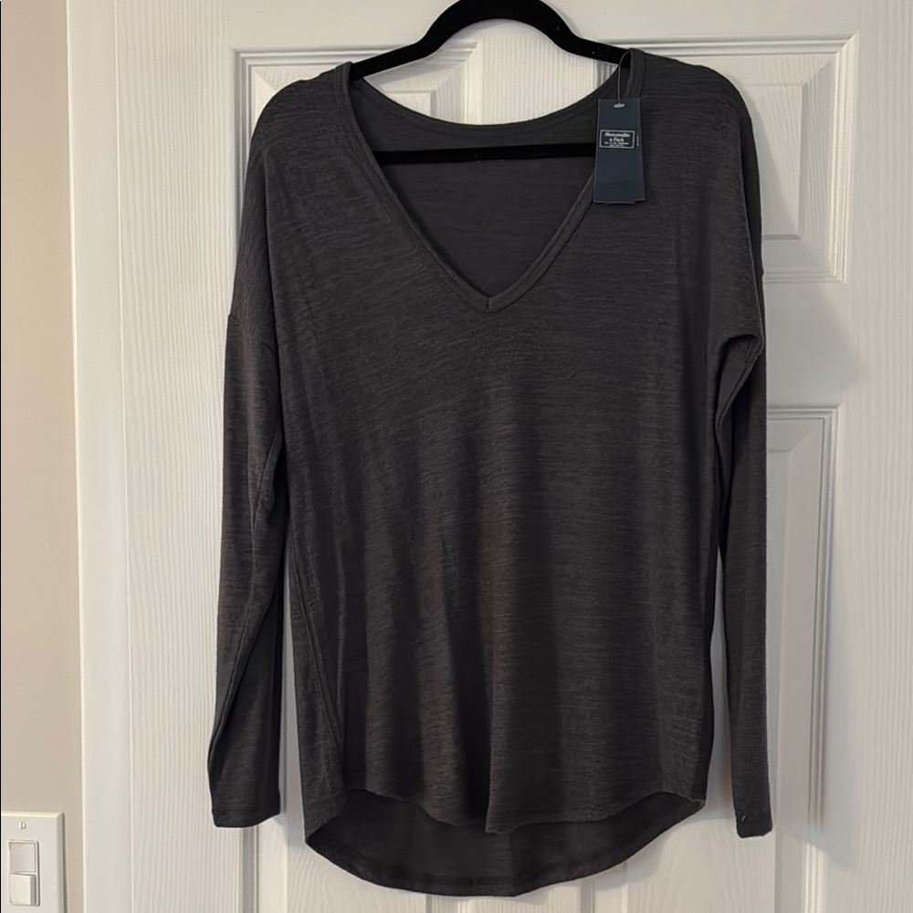Abercrombie V-Neck Long Sleeve Top - Gray